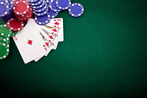 cucu toto app showing live roulette table with multilingual dealer interface